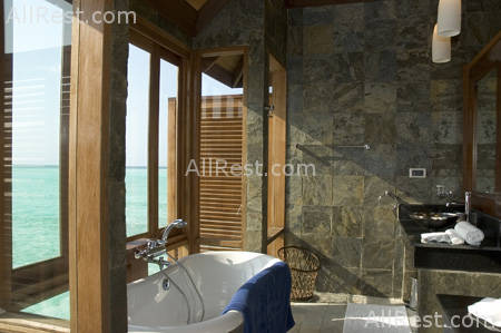 Olhuveli Beach & Spa Resort 14